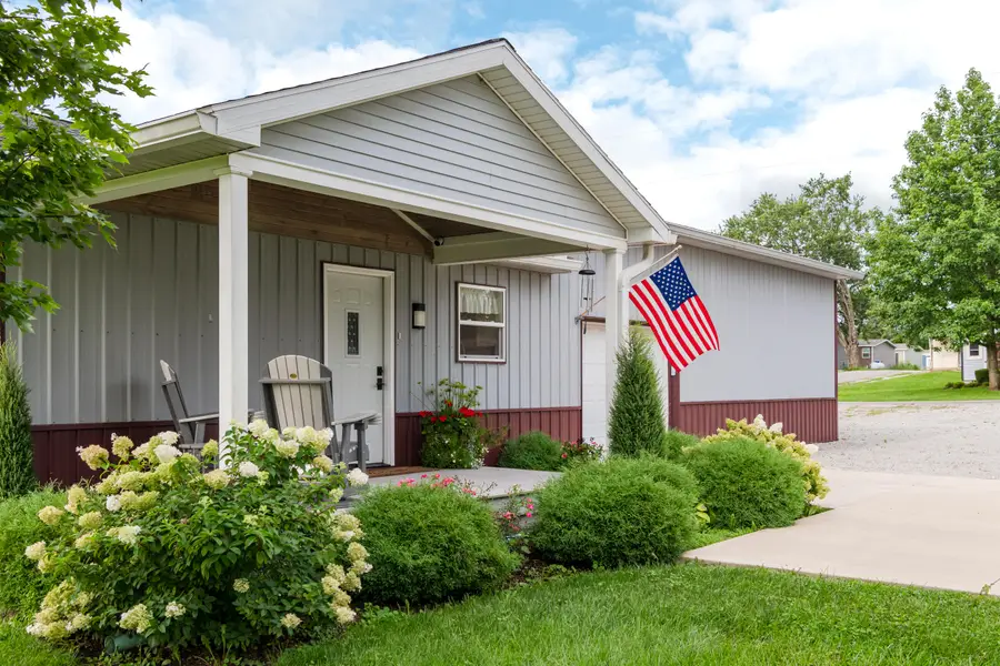 213 E Lawn Avenue, Saint Paris, OH 43072 - #3