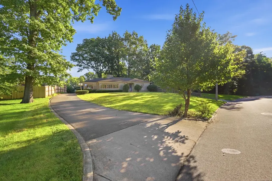 508 N Broadmoor Boulevard, Springfield, OH 45504 - #2