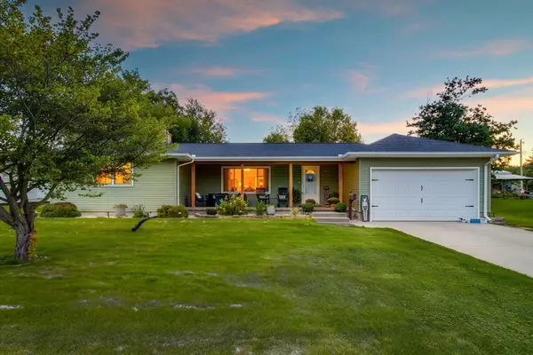 6 E Silver Street, Wapakoneta, OH 45895