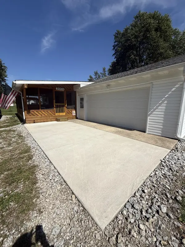 200 Chandler Avenue #B, London, OH 43140