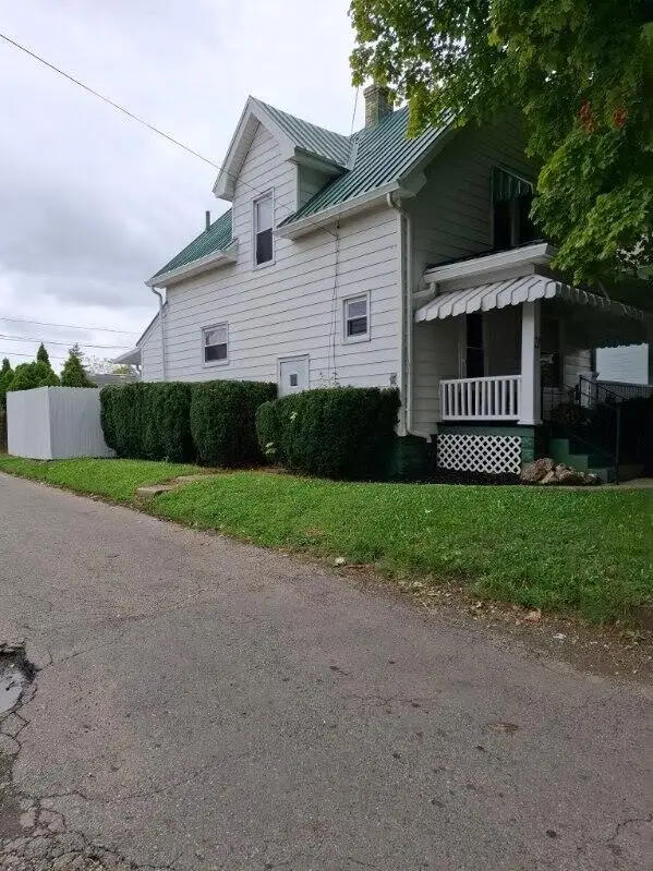 21 N Douglas Avenue, Springfield, OH 45503 - #3