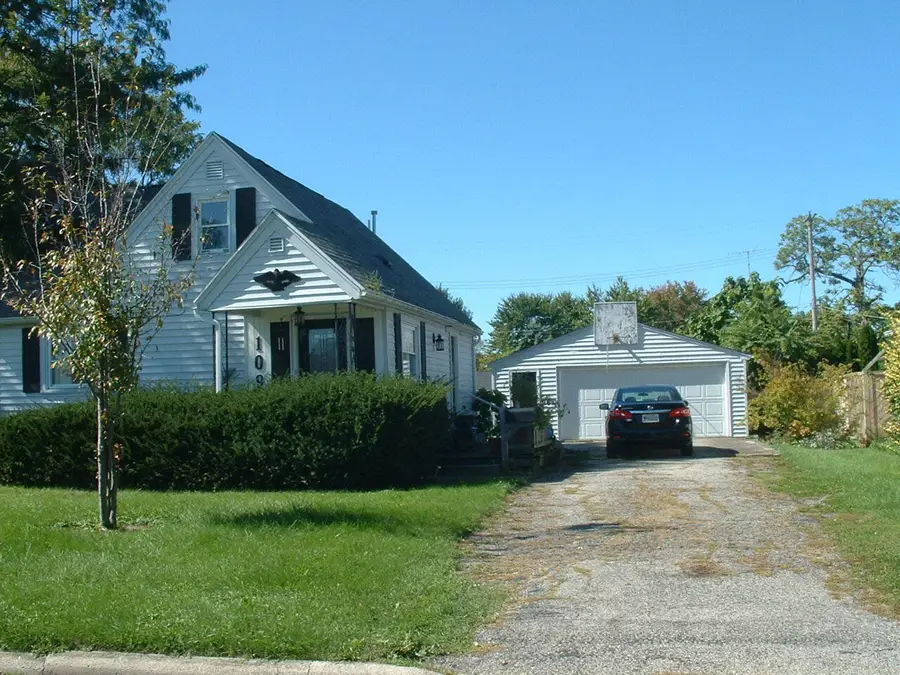 109 S Rauthland Avenue, Wapakoneta, OH 45895 - #3