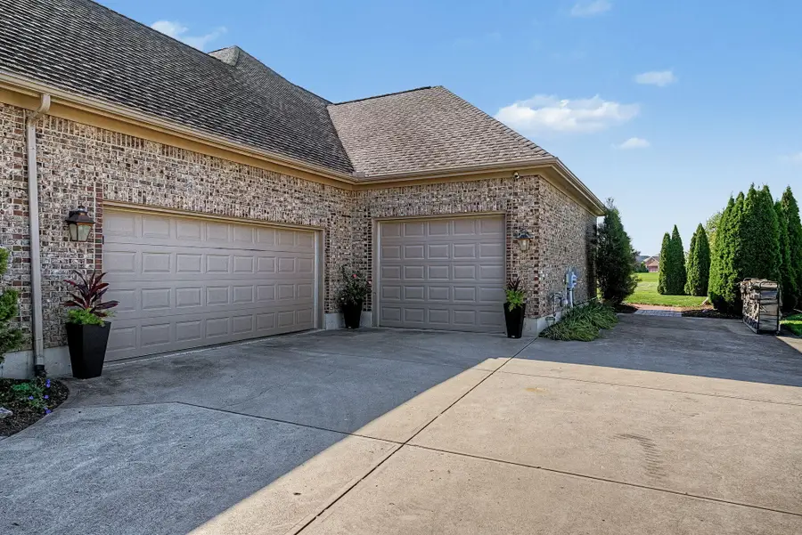 1025 Rosewood Creek Drive, Troy, OH 45373 - #2