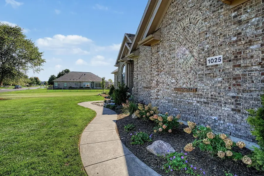 1025 Rosewood Creek Drive, Troy, OH 45373 - #3