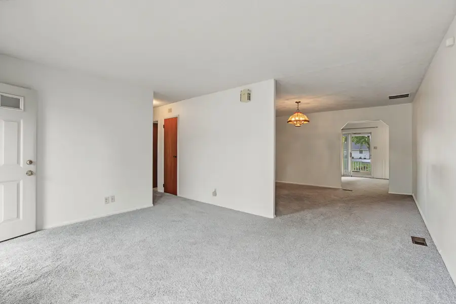 109 Delcourt Drive, Springfield, OH 45506 - #3