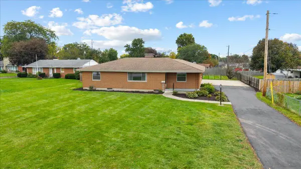 606 W Lake Avenue, New Carlisle, OH 45344
