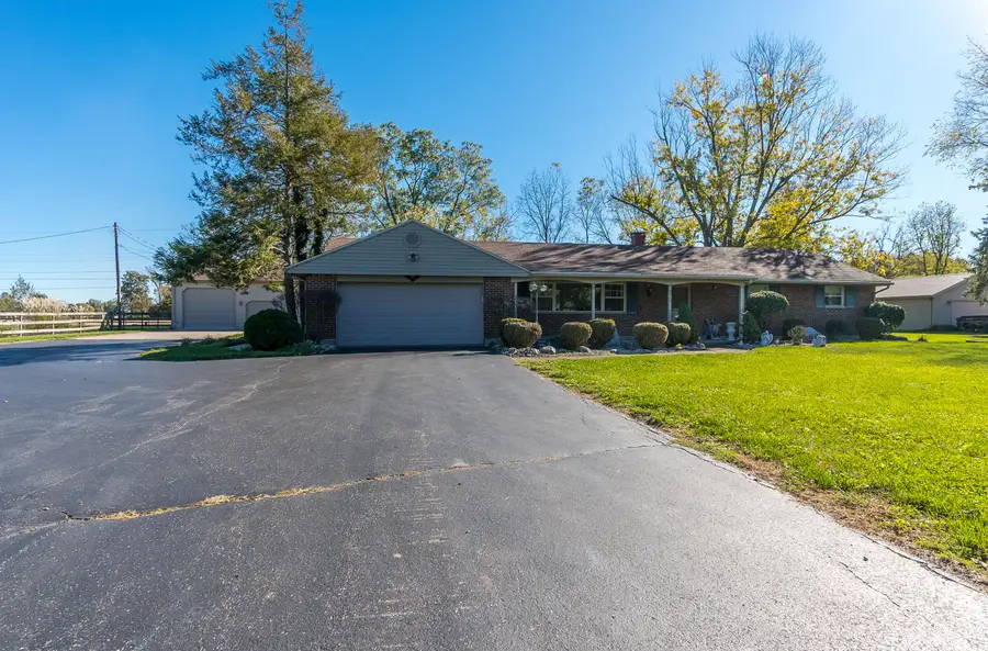 6315 Country Estates Drive, Tipp City, OH 45371 - #2