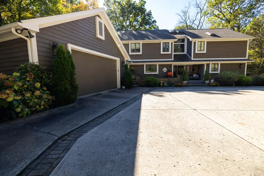 101 Roscommon Drive, Springfield, OH 45503 - #2