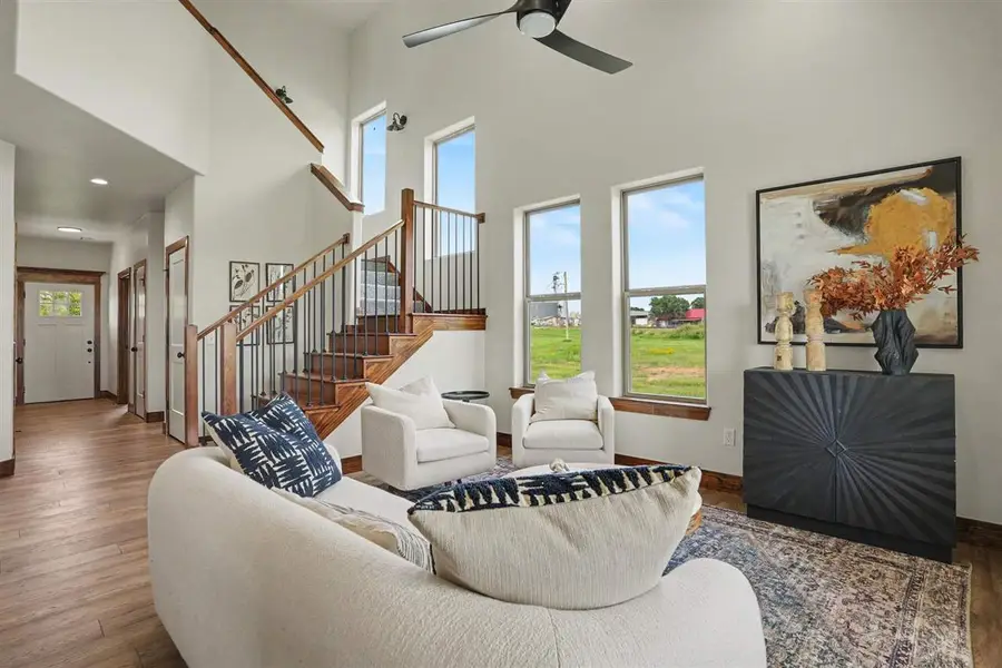 318 6th St, Elgin, OK 73538 - #3