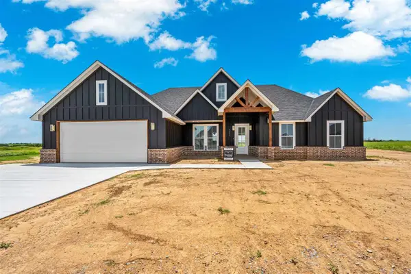 5693 Minnow Ln, Elgin, OK 73538