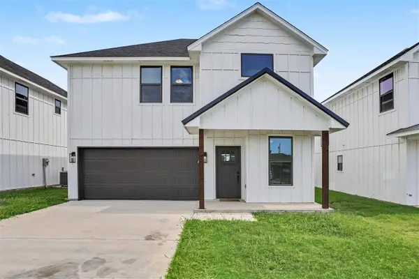 314 6th St, Elgin, OK 73538