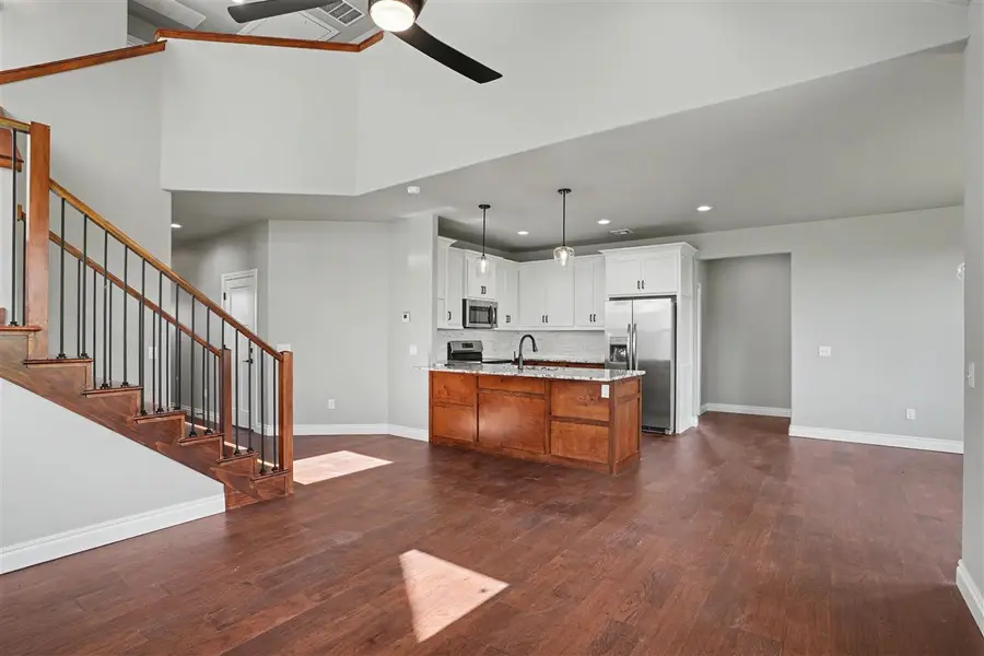 314 6th St, Elgin, OK 73538 - #3