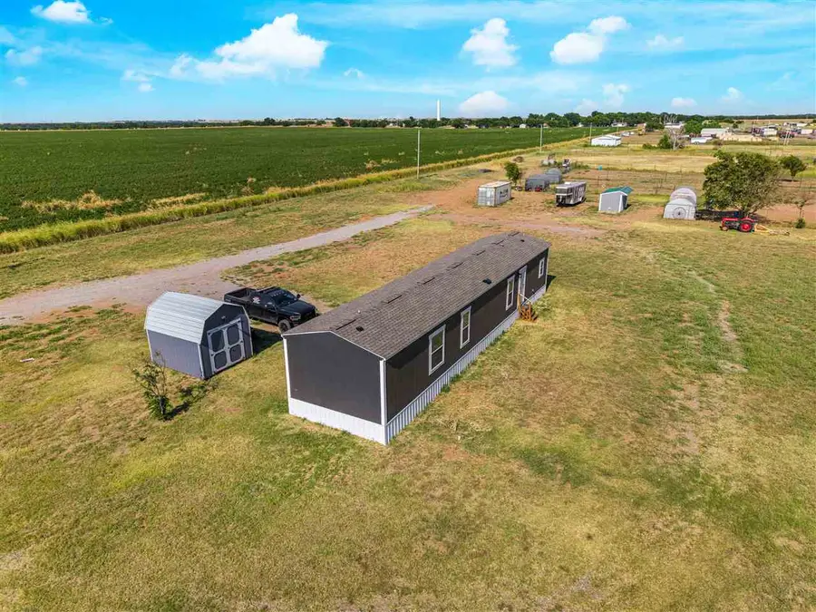 10600 SW Airport Rd, Faxon, OK 73540 - #2