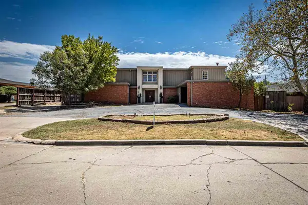 5008 SW Country Club Dr, Lawton, OK 73505