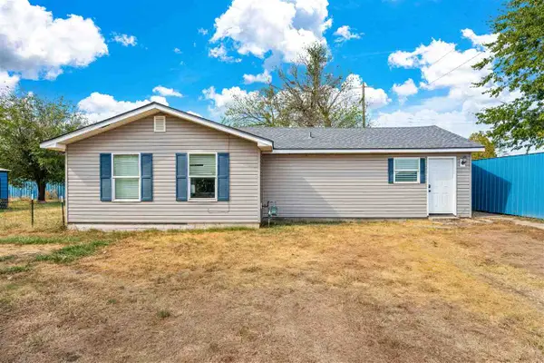 146 NE Pine Ave, Elgin, OK 73538