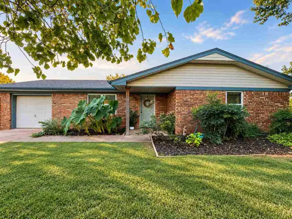 111 Sunny Ln, Elgin, OK 73538