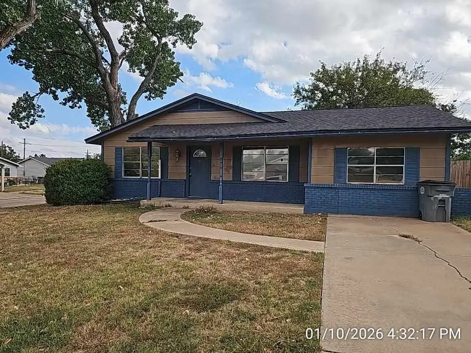 517 NE Angus St, Lawton, OK 73507 - #1