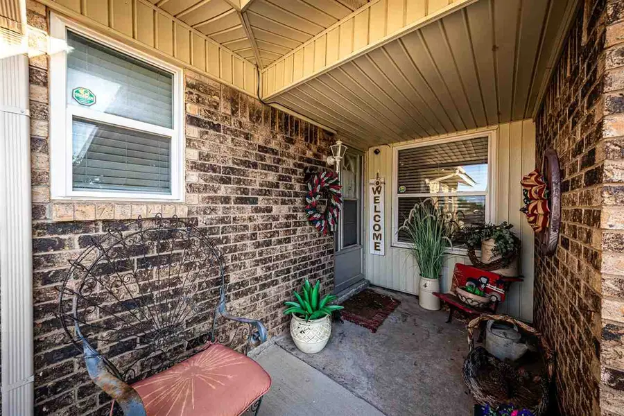 1605 NW 72nd St, Lawton, OK 73505 - #2