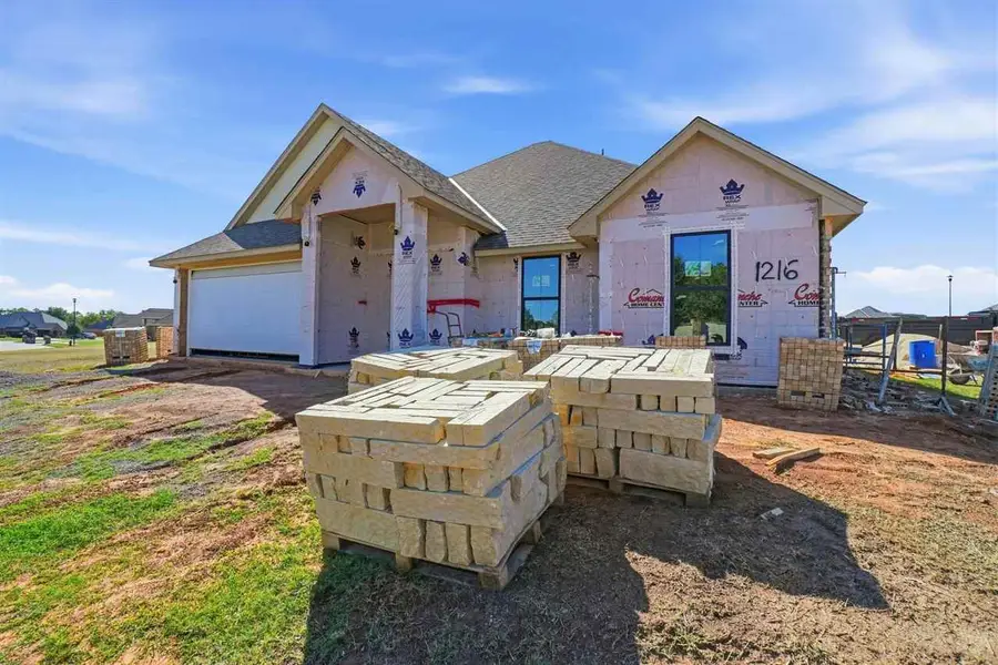 1216 NW Thornbury Dr, Lawton, OK 73505 - #3