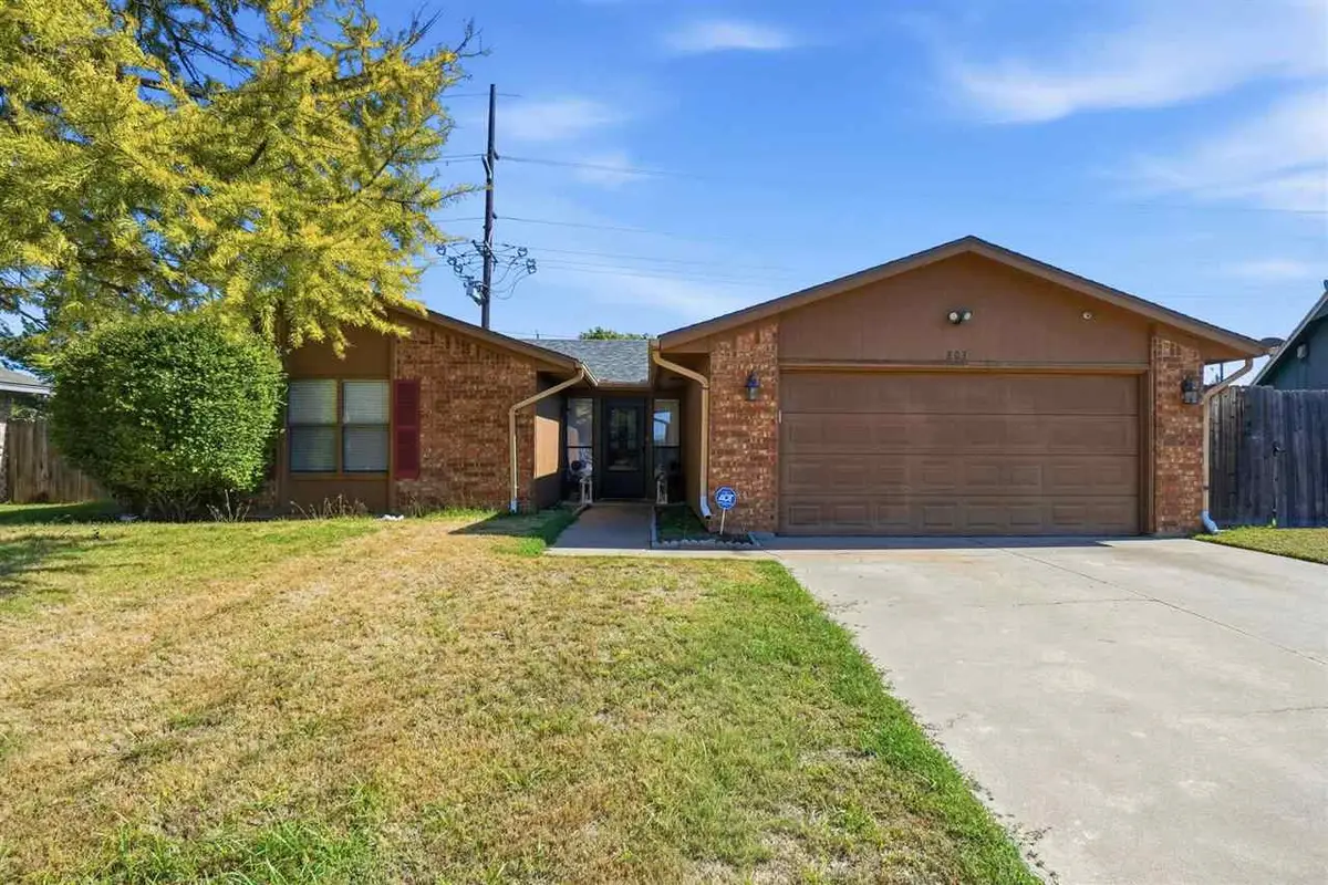 803 NW 68th St, Lawton, OK 73505 - #1