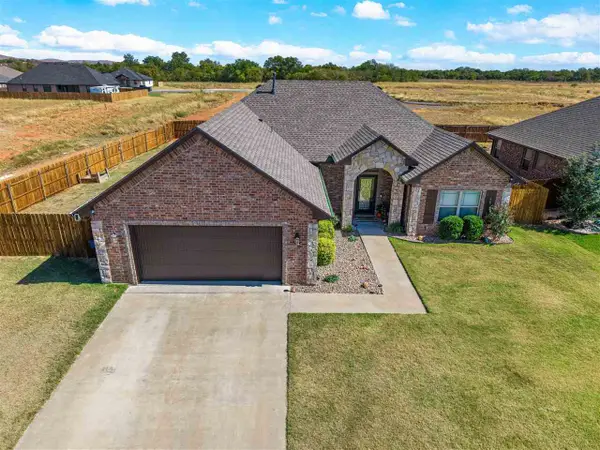 321 NE Mountain Meadow Dr, Cache, OK 73527