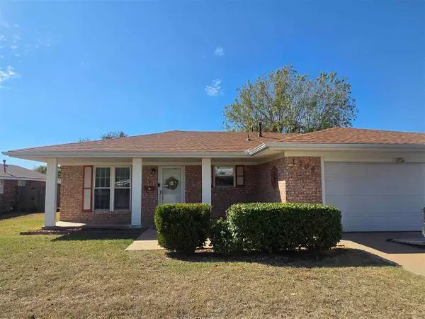 1704 NW Crosby Park Blvd, Lawton, OK 73505