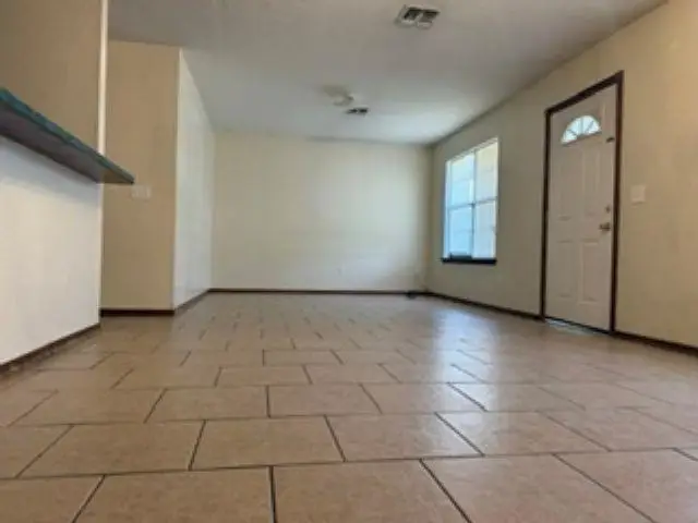 6802 SW Drakestone Blvd, Lawton, OK 73505 - #3