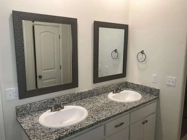 2424 Alta Vista Ln, Edmond, OK 73034