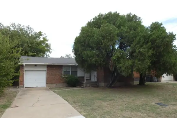 2205 NW 37th St, Lawton, OK 73505