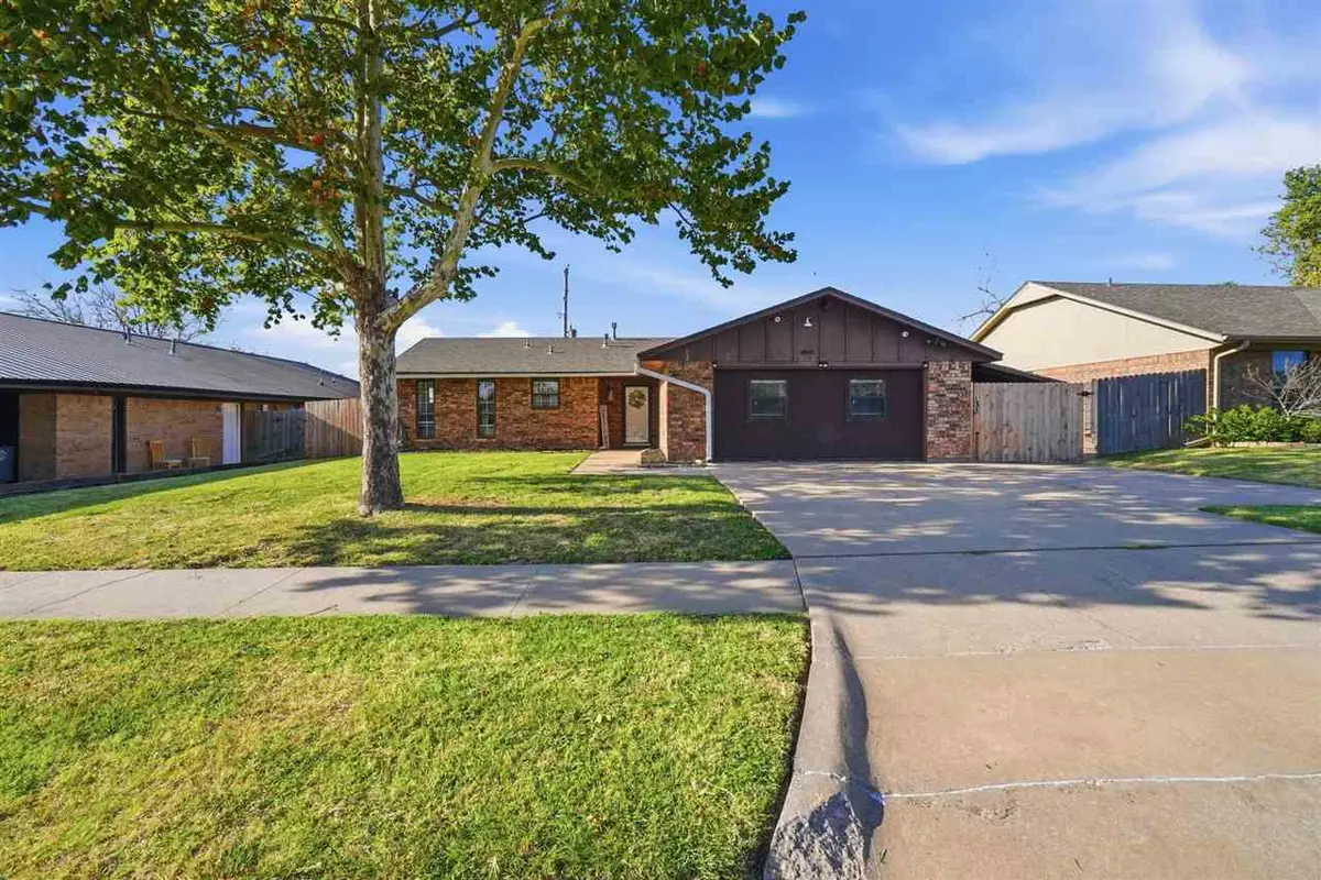5320 NW Rotherwood Dr, Lawton, OK 73505 - #1