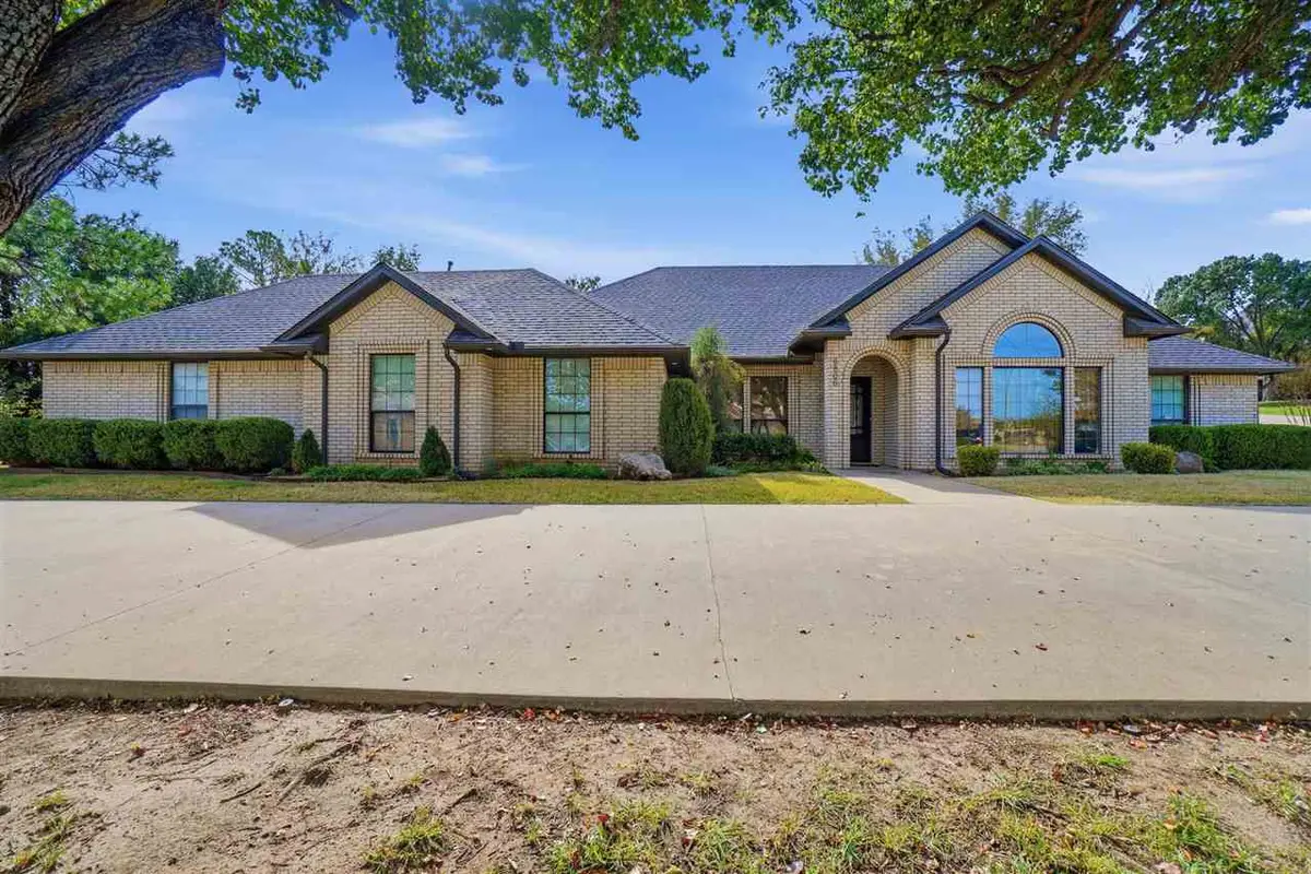 6806 NW Oak Dale Dr, Lawton, OK 73505 - #1