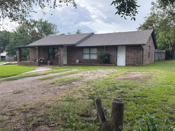 5322 Hilltop Street, Madill, OK 73446