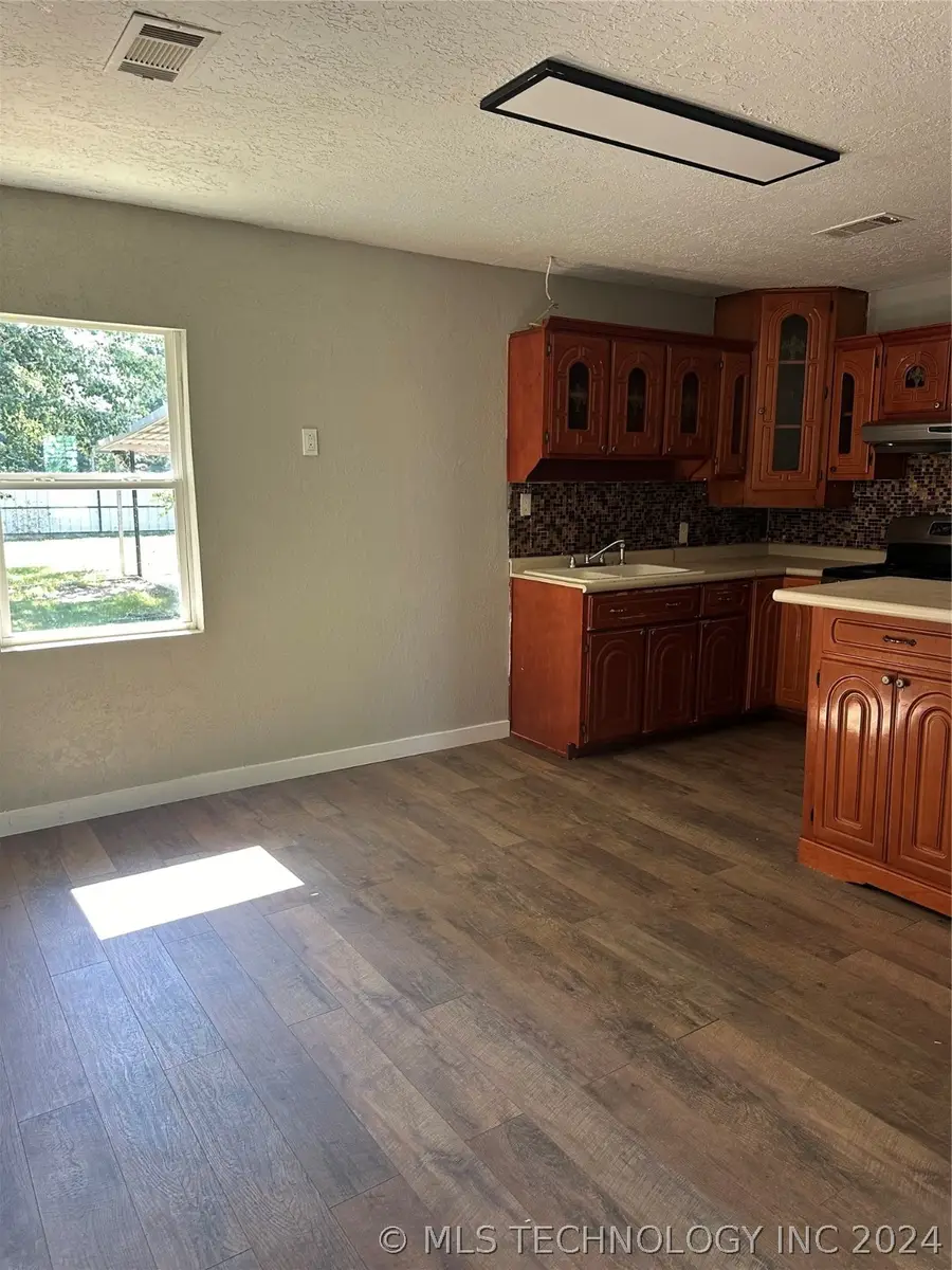 1104 Veterans Avenue, Marietta, OK 73448 - Image #3