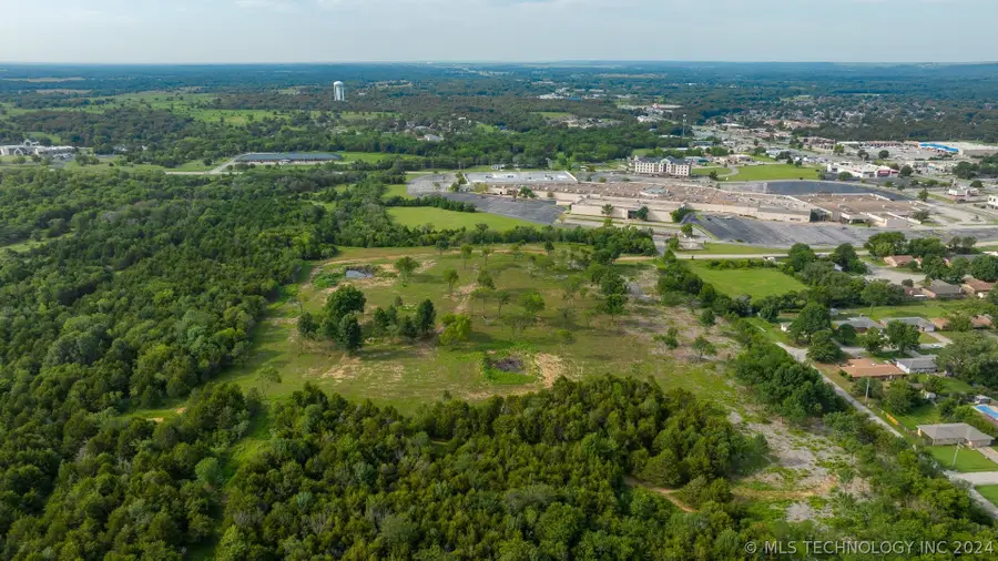 2 SE Barnett Avenue, Bartlesville, OK 74006 - Image #3