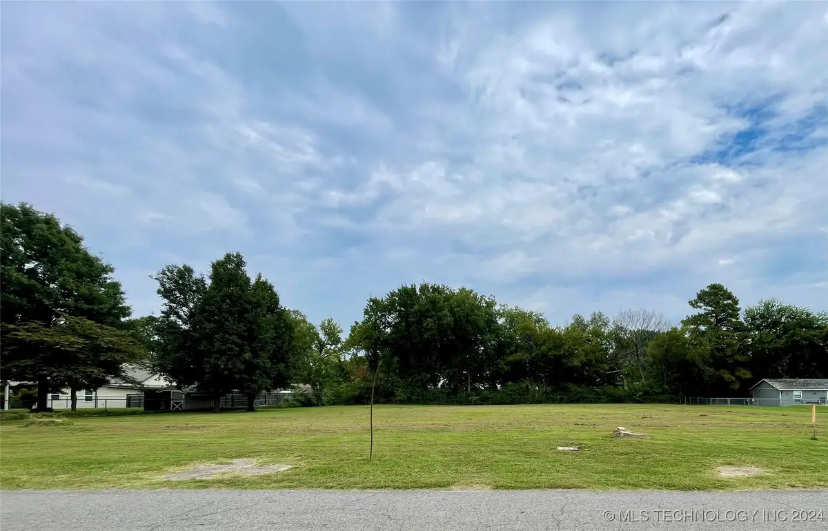 302 S Scott Street, Fort Gibson, OK 74434 - #1