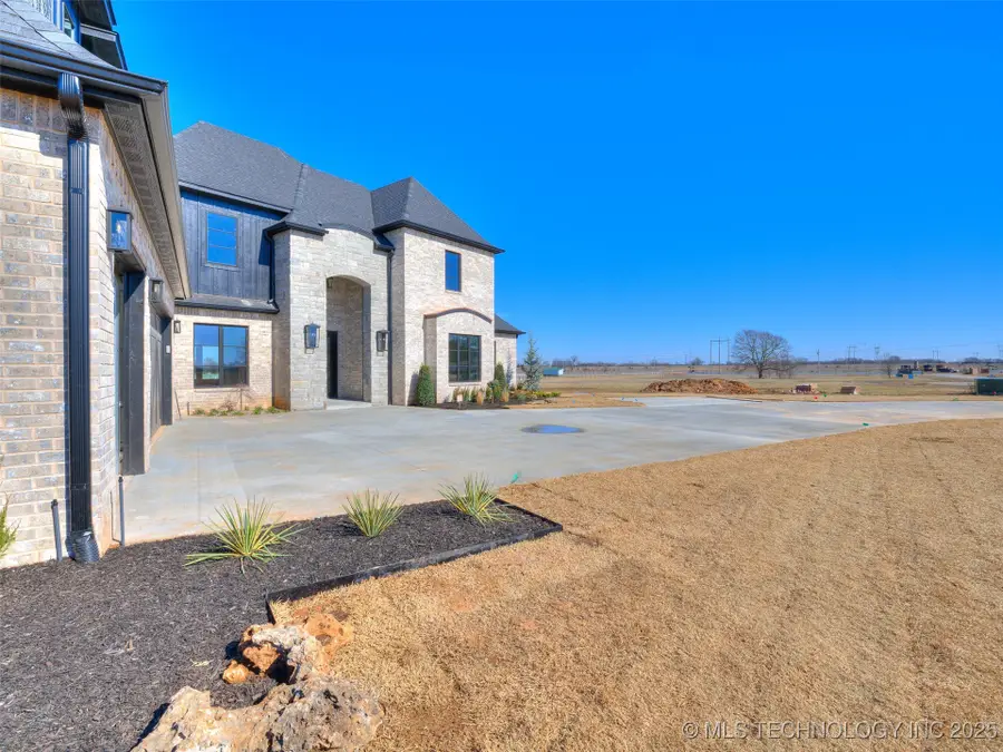 3211 E 169th Street S, Bixby, OK 74008 - Image #3