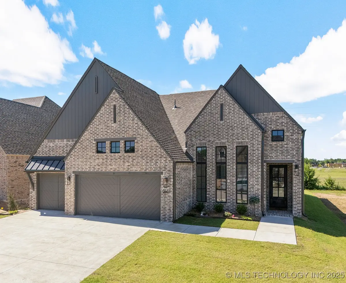 2601 W Twin Oaks Street, Broken Arrow, OK 74012 - Image #1