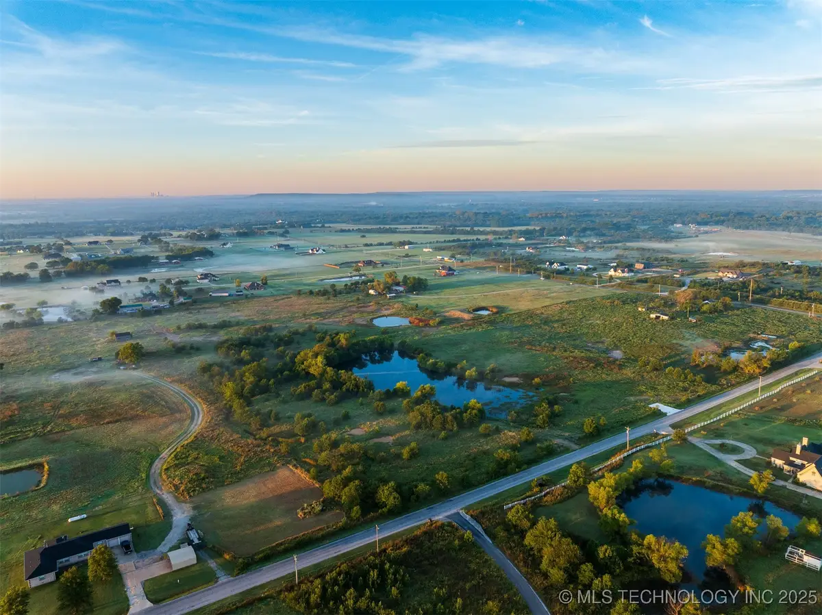 10 E 126th Street, Skiatook, OK 74070 - #1