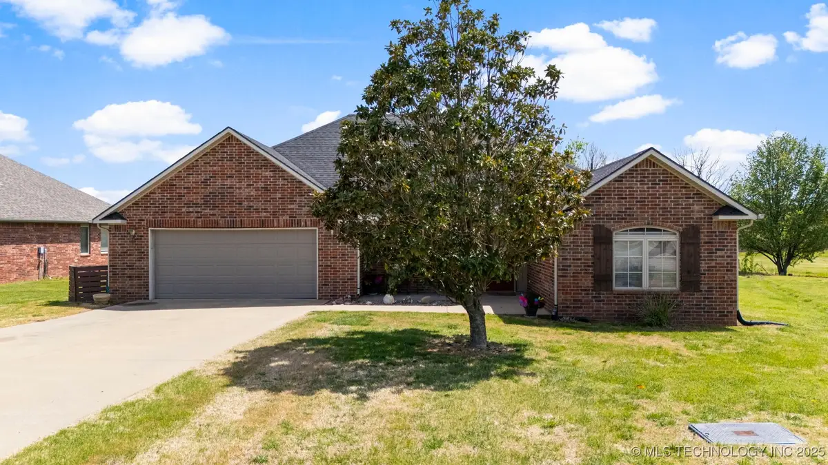 1704 Estates Drive, Grove, OK 74344 - Image #1