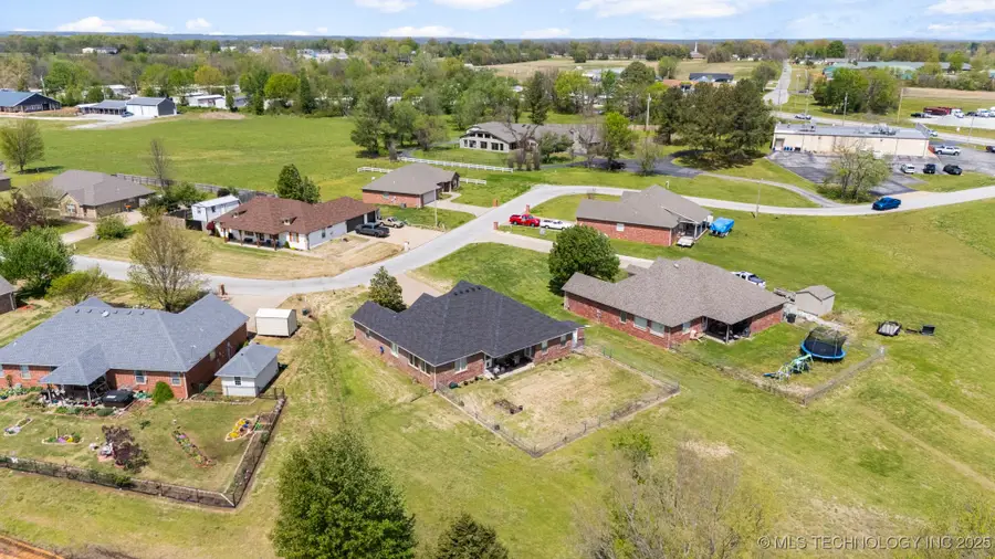 1704 Estates Drive, Grove, OK 74344 - Image #3