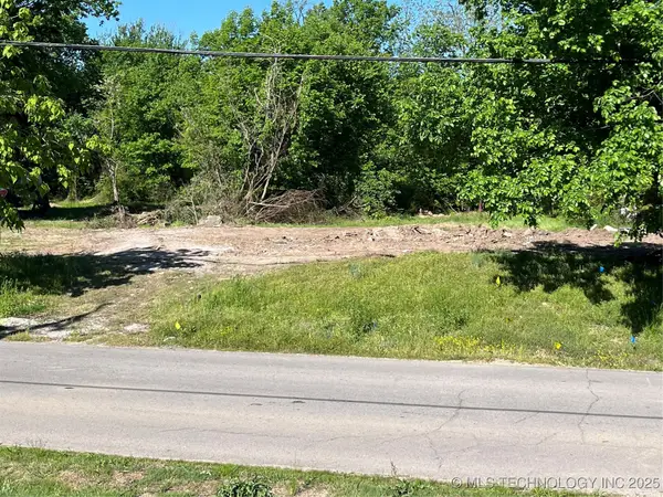 420 S Division Street, Coweta, OK 74429