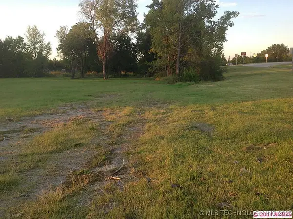 2429 E Apache Street, Tulsa, OK 74110