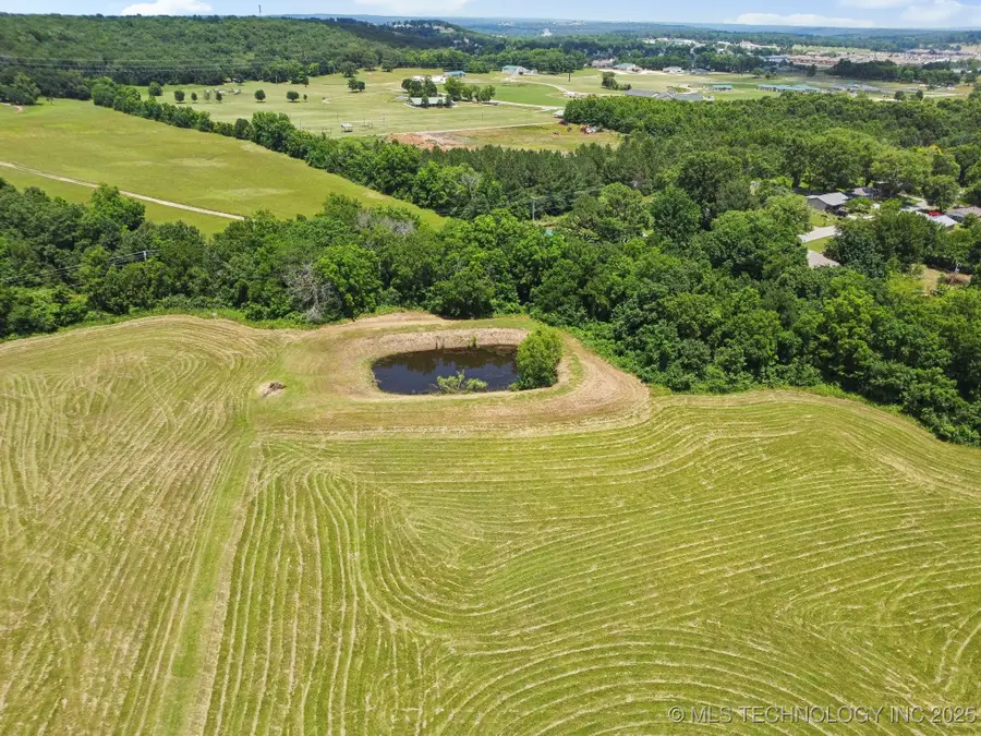 562 W Willis Road, Tahlequah, OK 74464 - Image #2