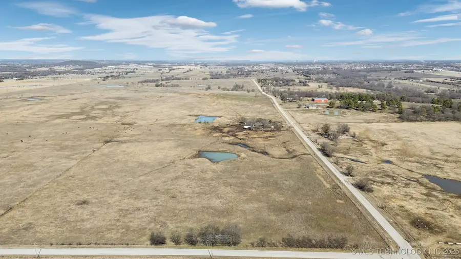 18820 S Elwood Avenue, Mounds, OK 74047 - Image #2