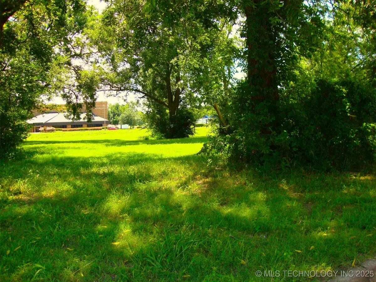 600 E 7th Street, Okmulgee, OK 74447 - Image #1