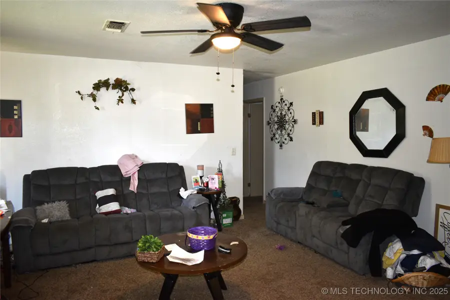 1408 W Kiamichi Street, Hugo, OK 74743 - Image #3
