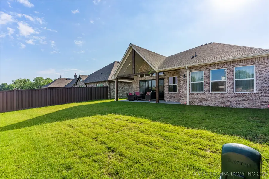 3814 S Nyssa Place E, Broken Arrow, OK 74011 - Image #2