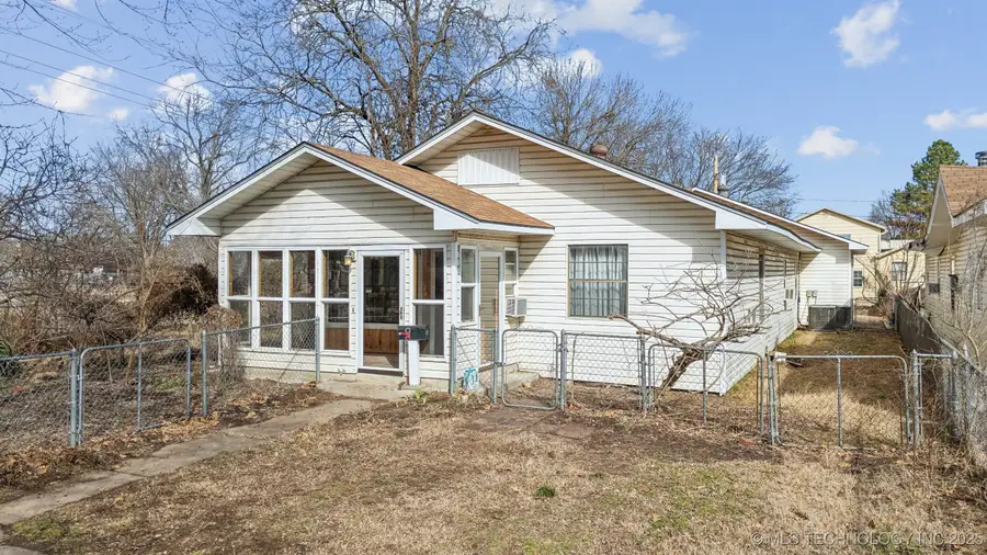 1121 W 9th Street, Okmulgee, OK 74447 - Image #2