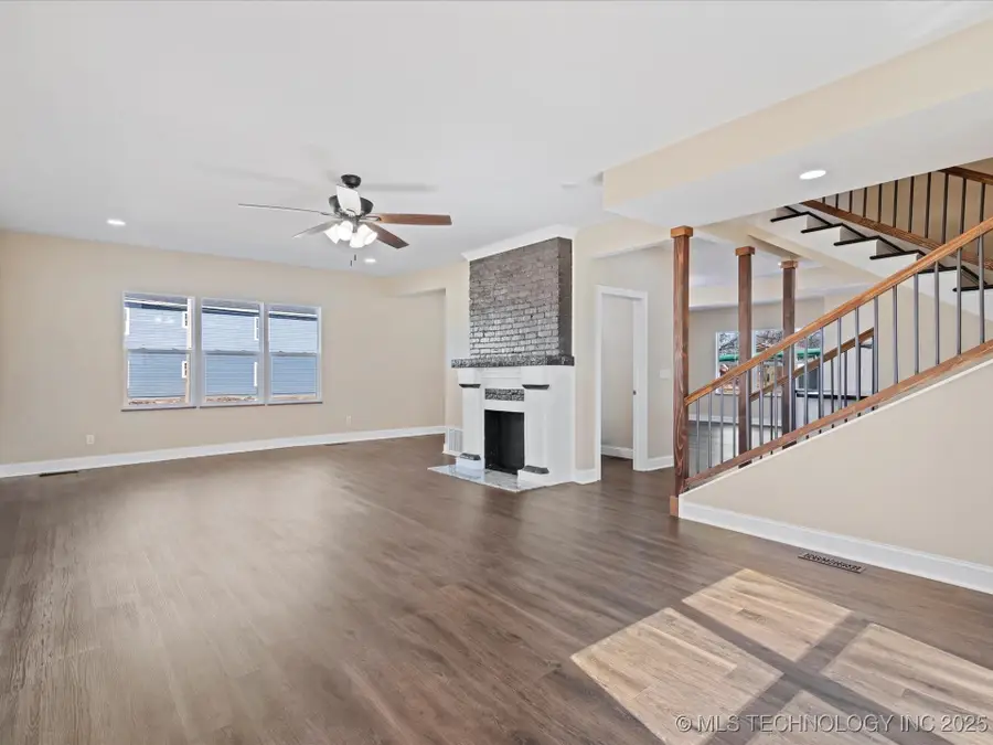 400 S Chickasaw Avenue, Bartlesville, OK 74003 - Image #3