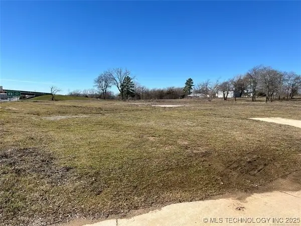 814 S Service Road, Calera, OK 74730